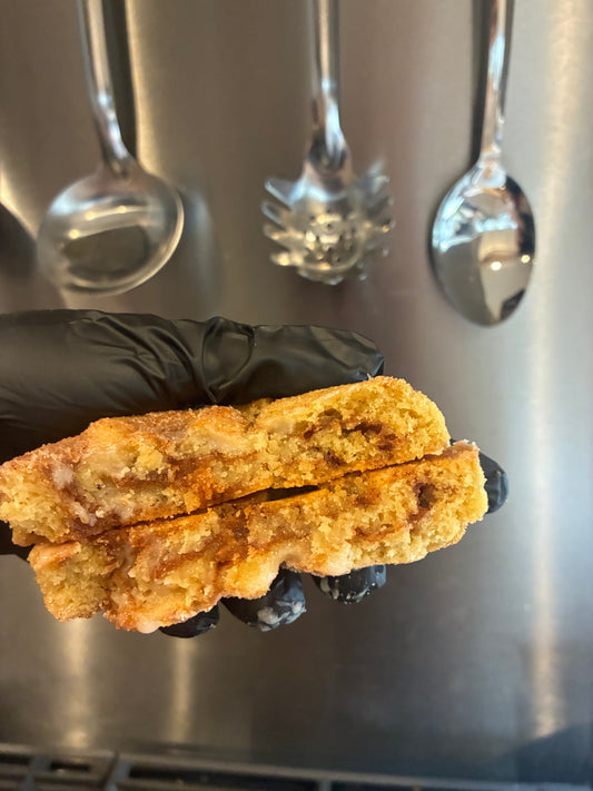 Cinnamon roll cookie