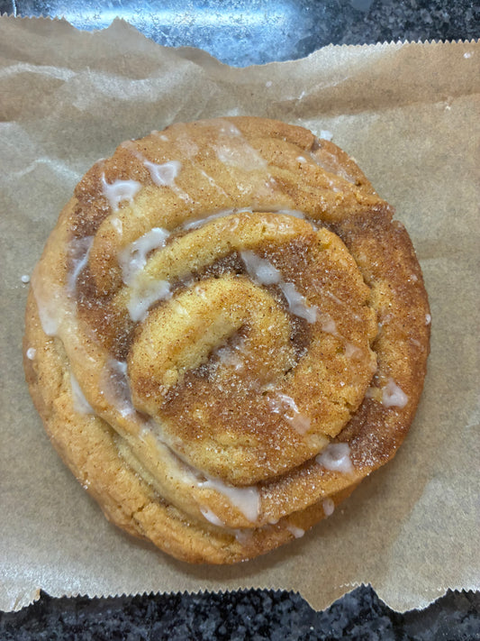 Cinnamon roll cookie